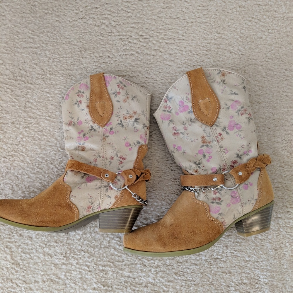 Floral cowboy boots